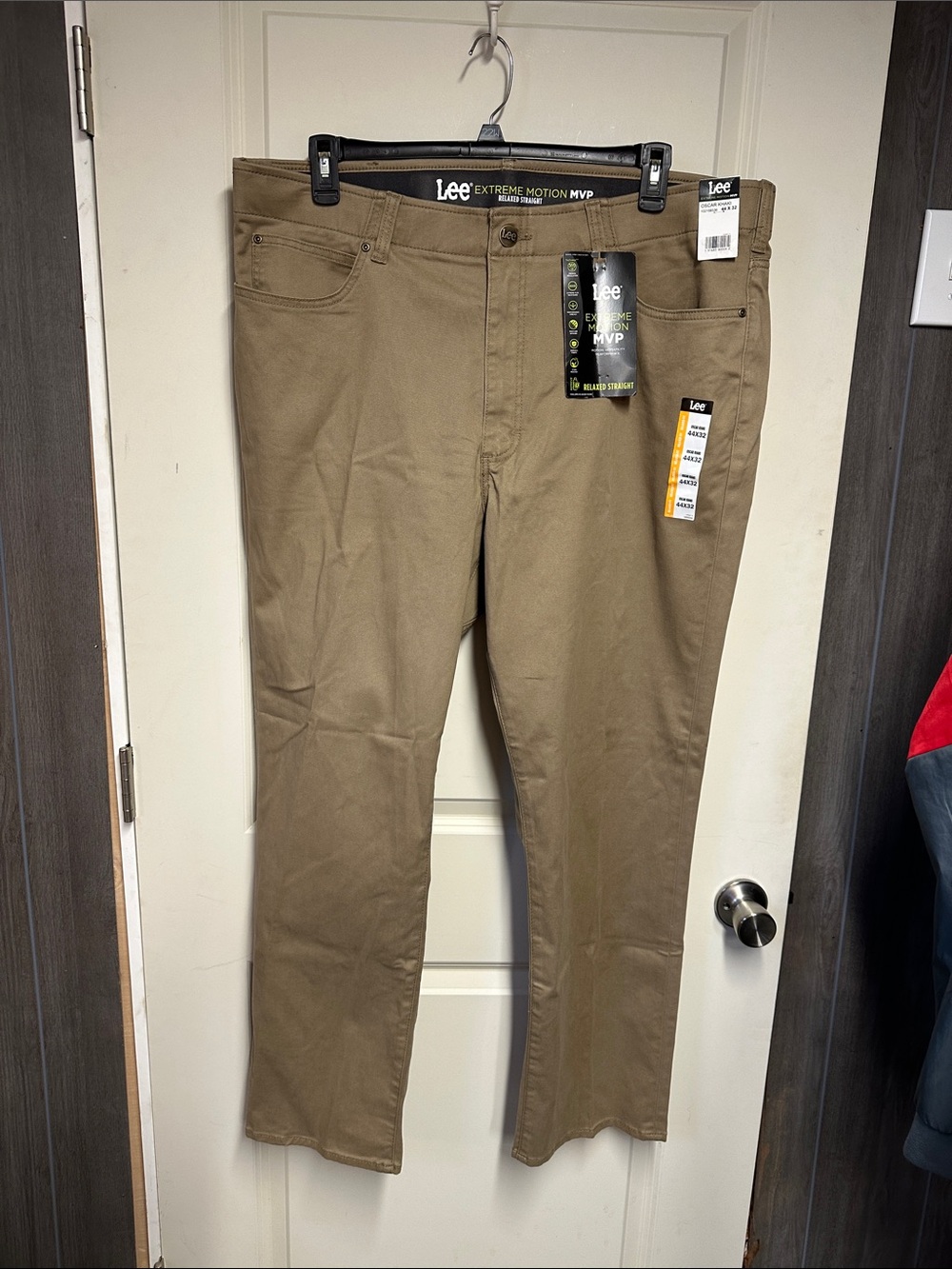 Lee Men's Relaxed Fit Jeans - Khaki NWT 44" x 32"
